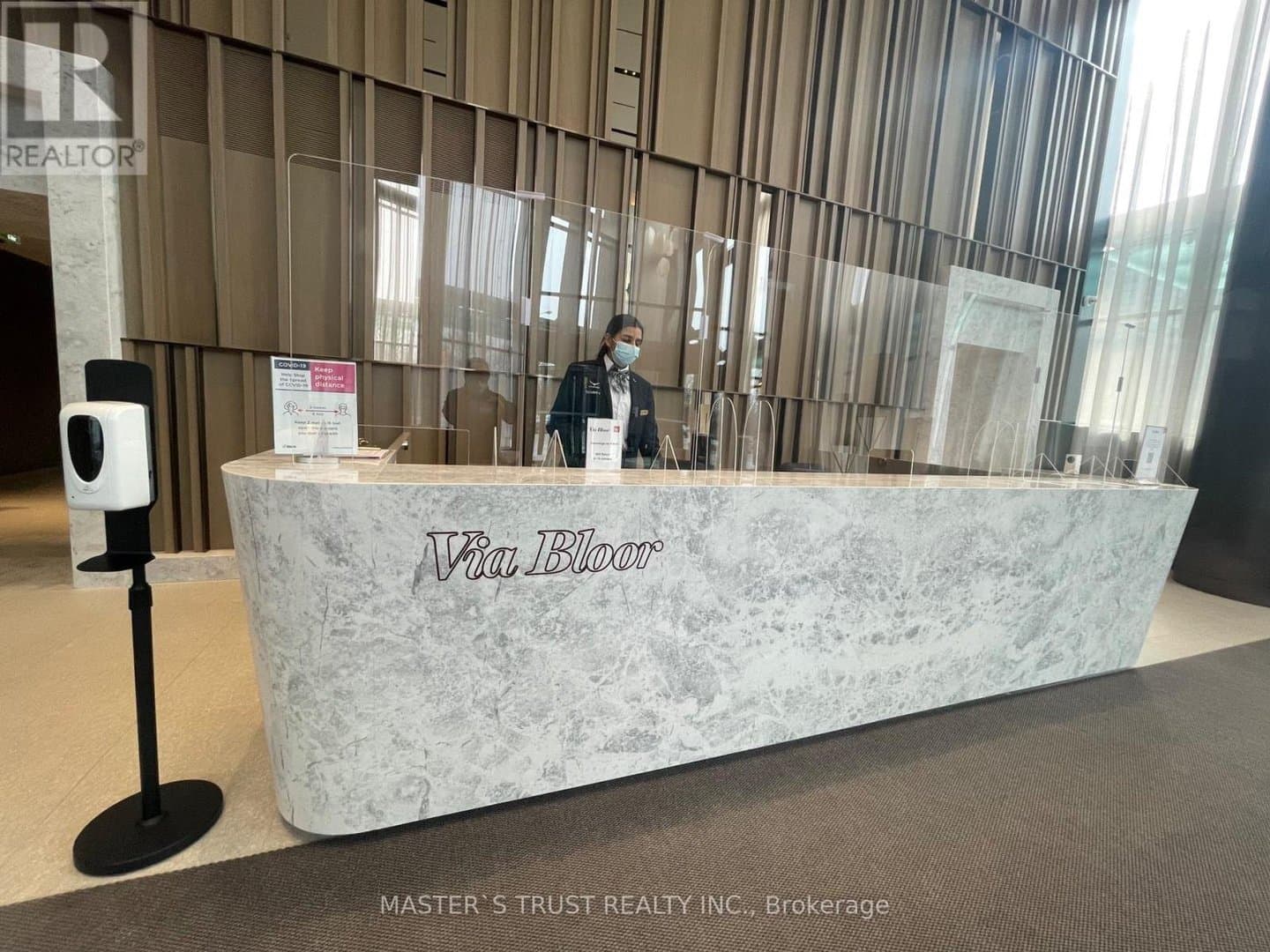 575 bloor Street - Photo 1