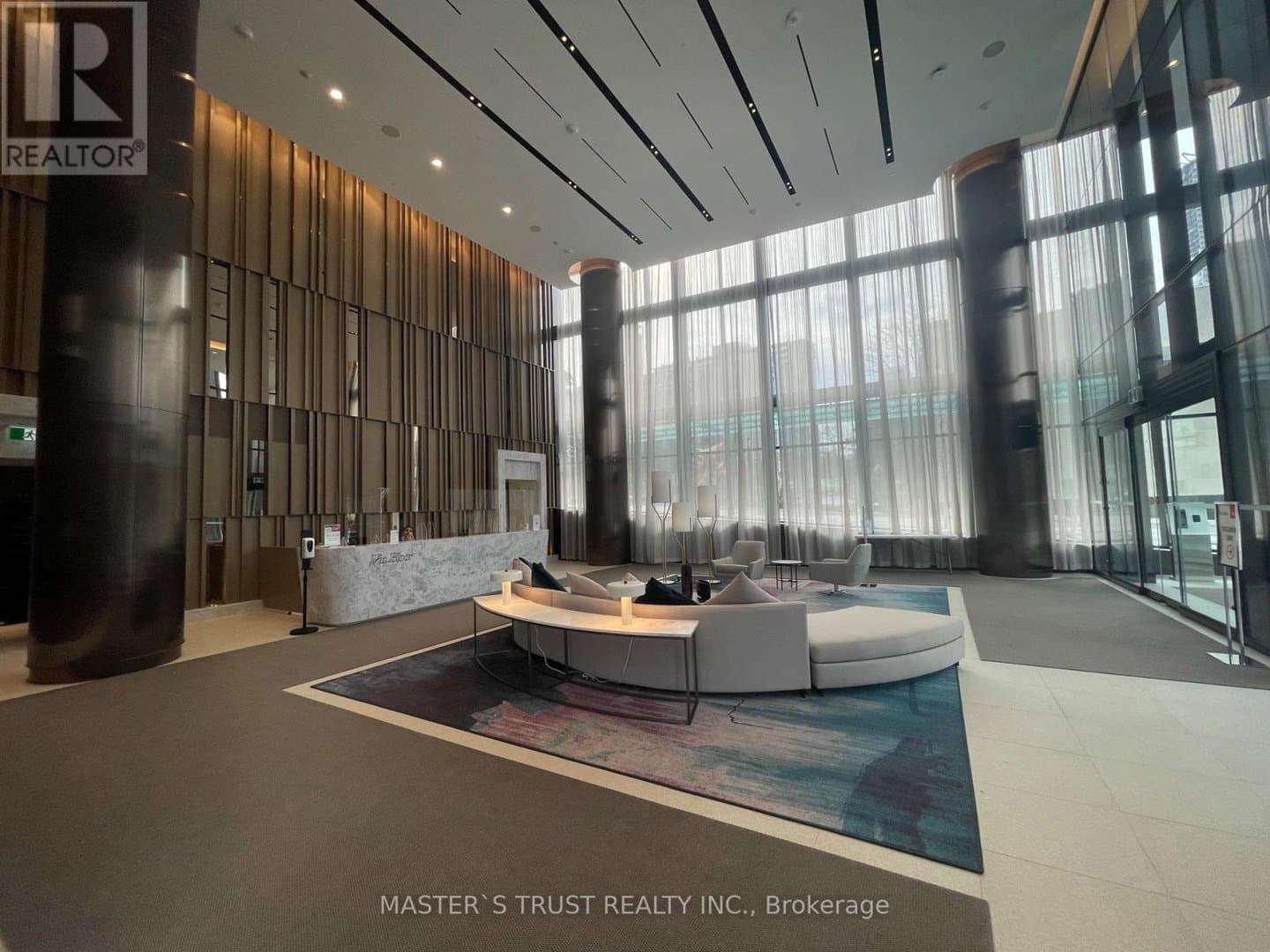 575 bloor Street - Photo 2