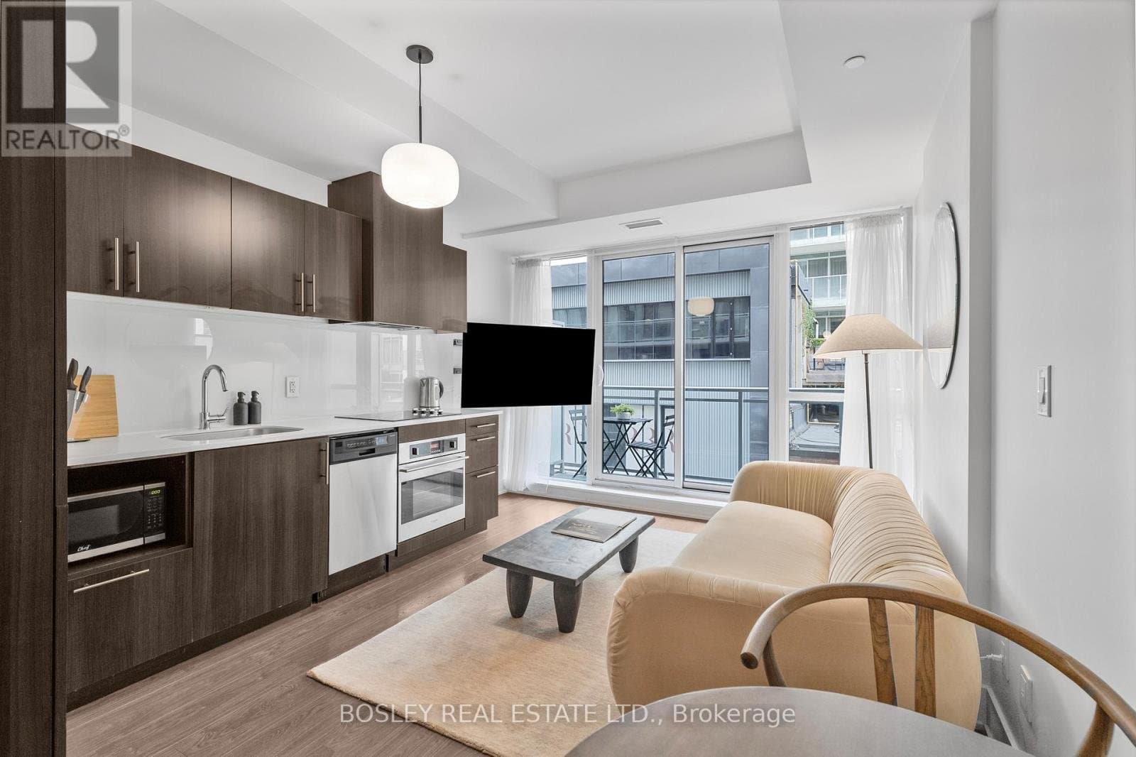 508 Wellington Street - Photo 1