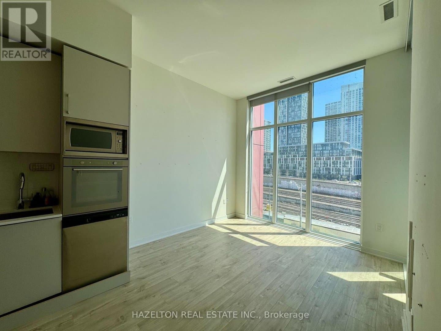 576 Front Street - Photo 4