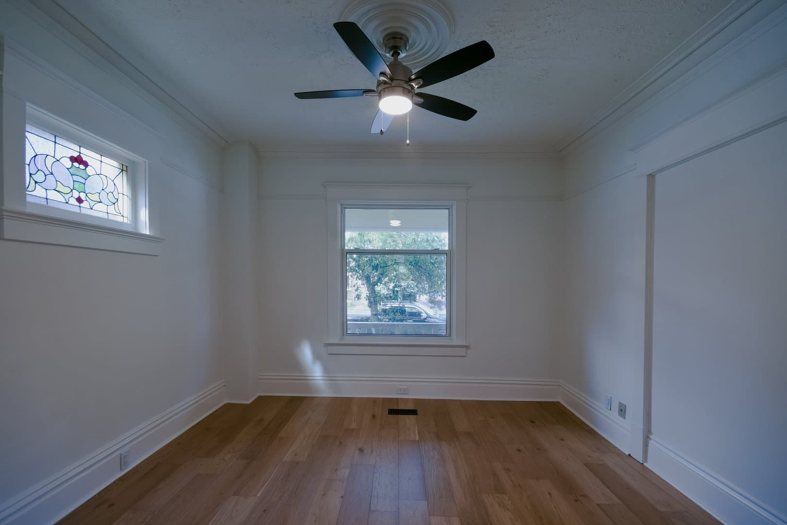 2133 Gerrard Street East - Photo 4
