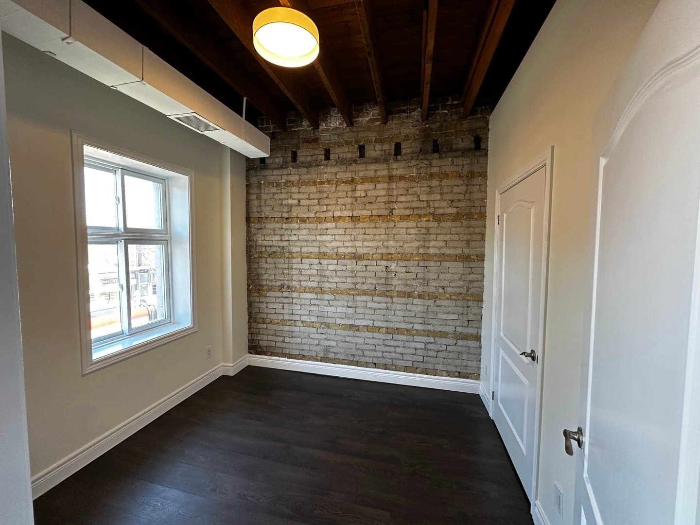 1513 Gerrard Street East - Photo 4