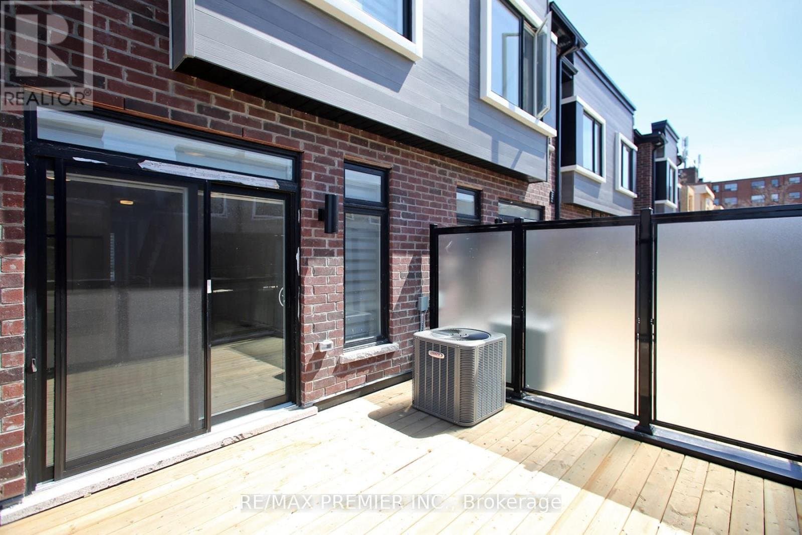 73 Akil Thomas Gardens - Photo 4