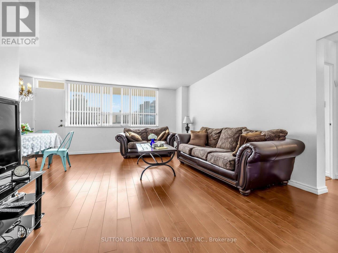 130 Neptune Drive - Photo 2