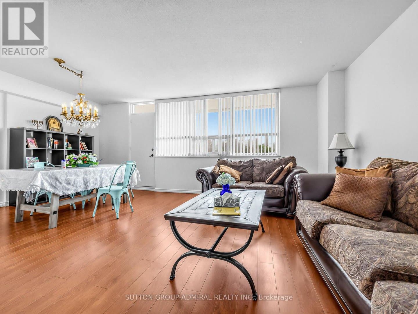 130 Neptune Drive - Photo 3