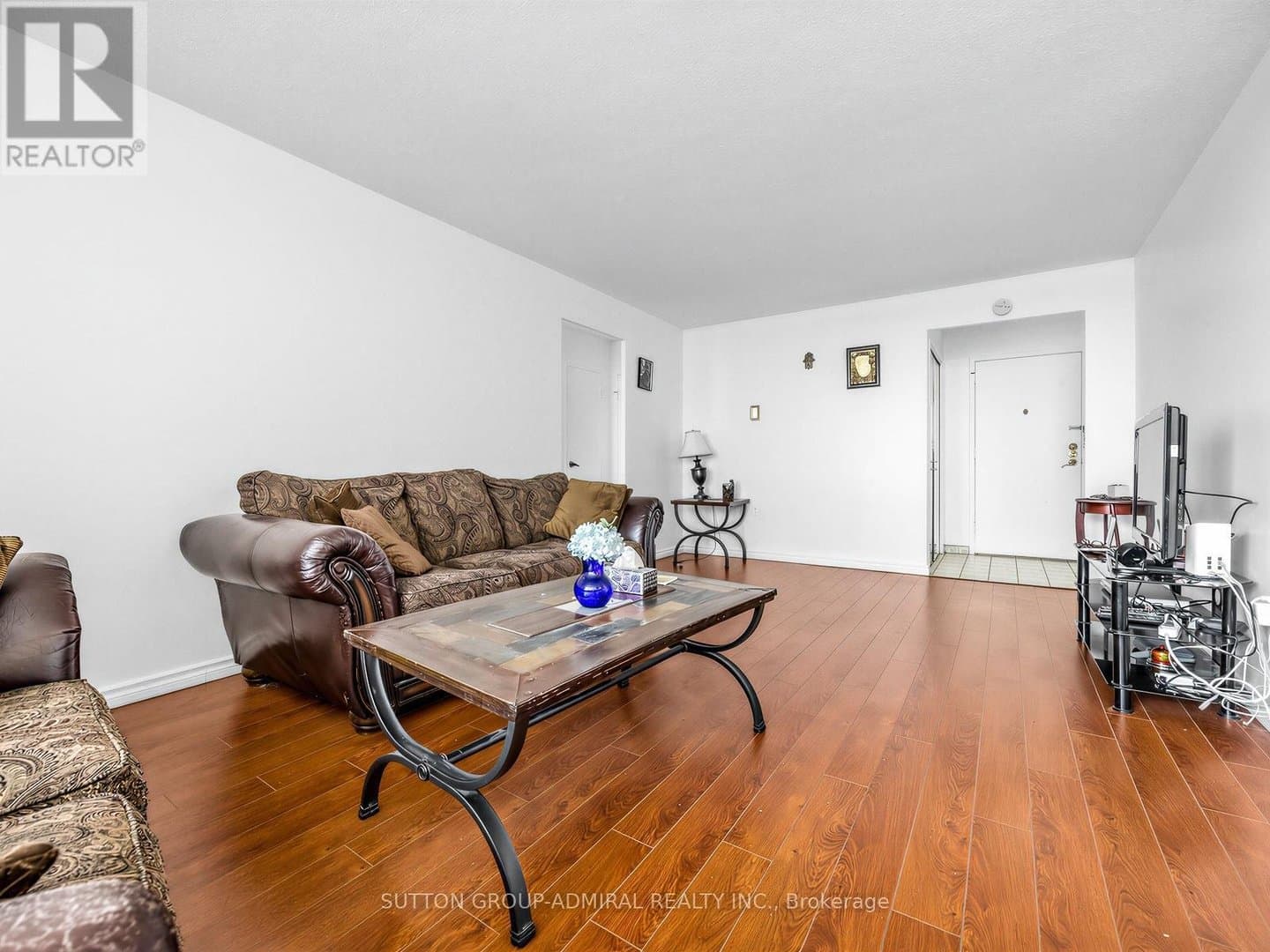 130 Neptune Drive - Photo 4