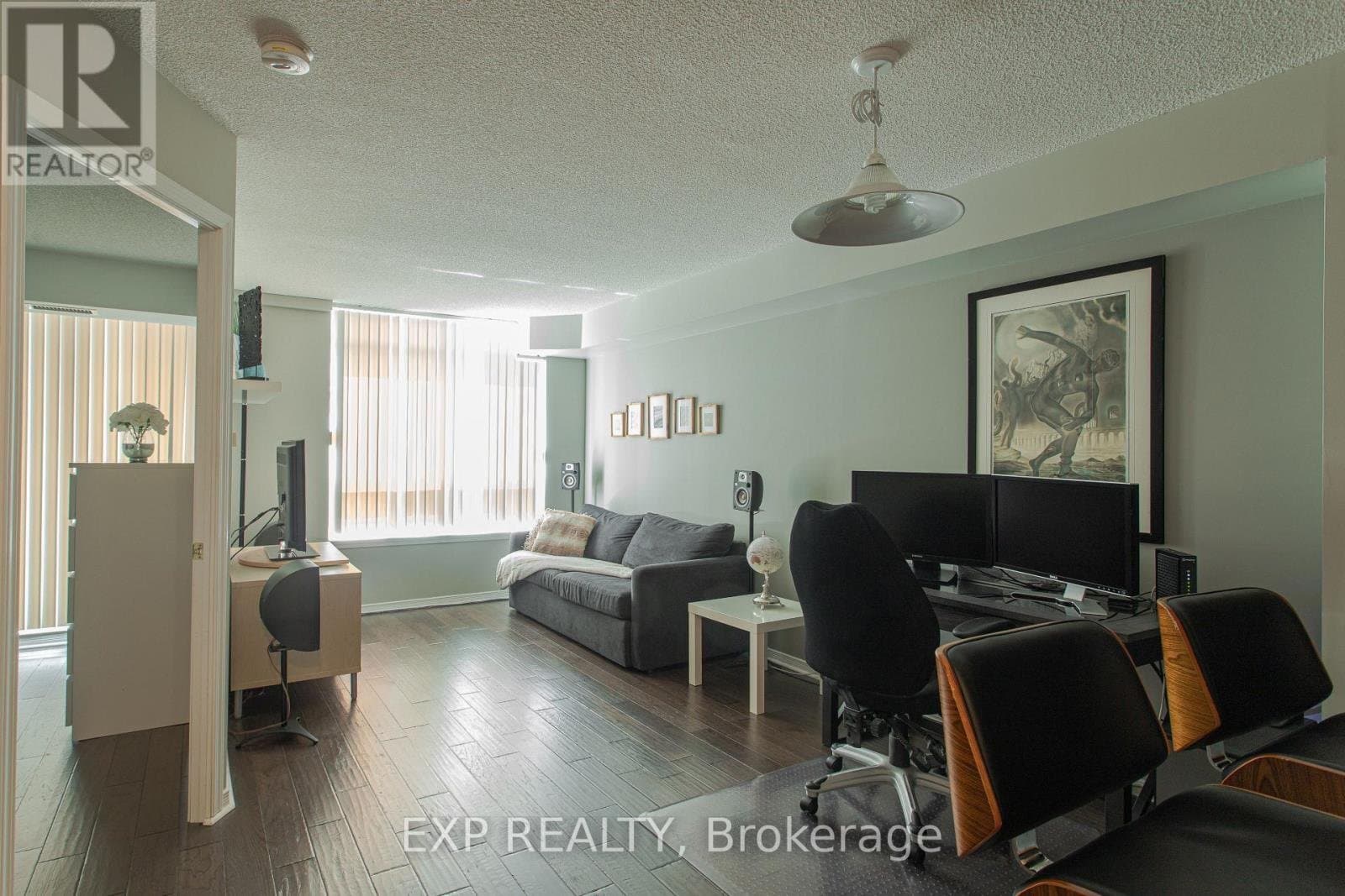 8 Hillcrest Avenue - Photo 2