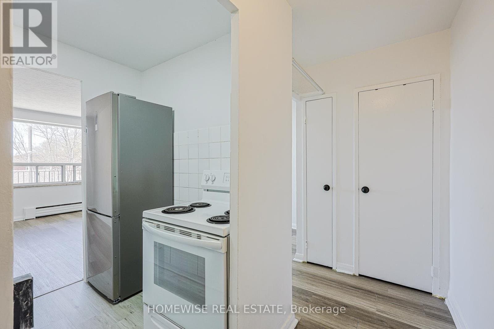2204 Dufferin Street - Photo 3