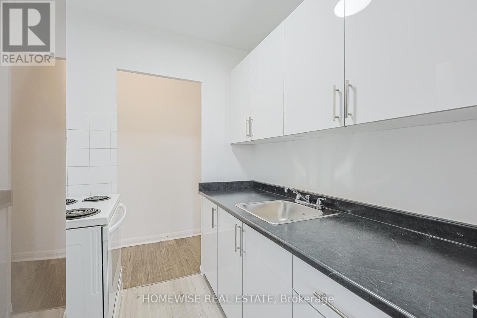 2204 Dufferin Street - Photo 4
