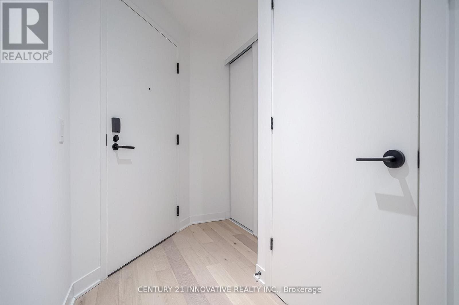 2625 Dundas Street - Photo 2