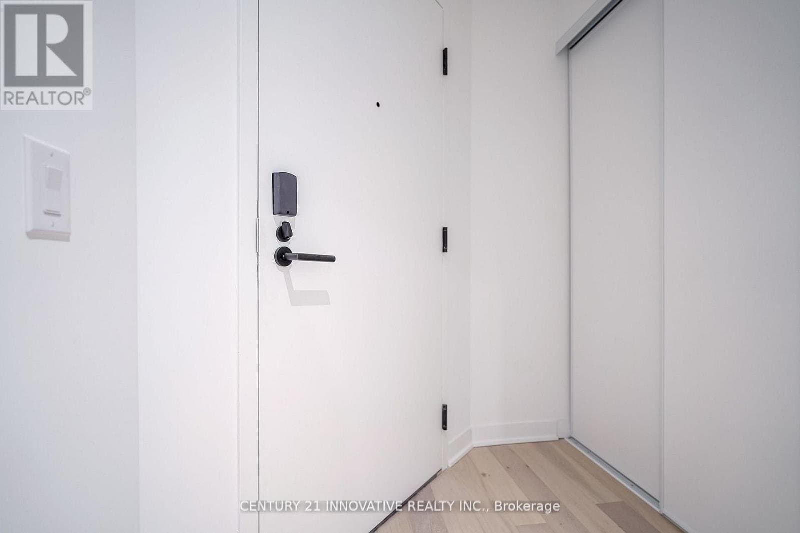 2625 Dundas Street - Photo 3