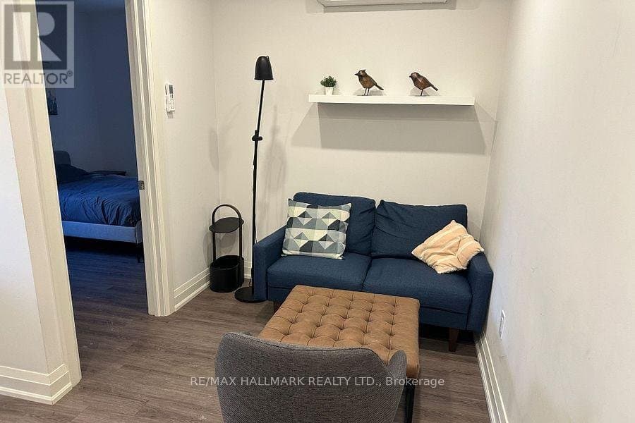 595 St Clair Avenue - Photo 2