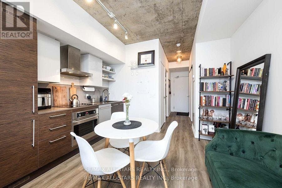 1030 King Street - Photo 2