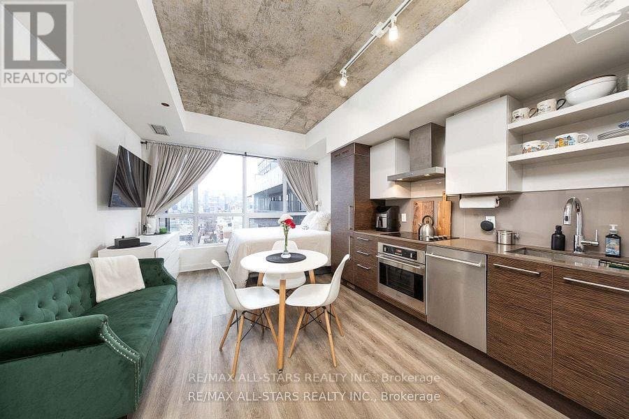 1030 King Street - Photo 3