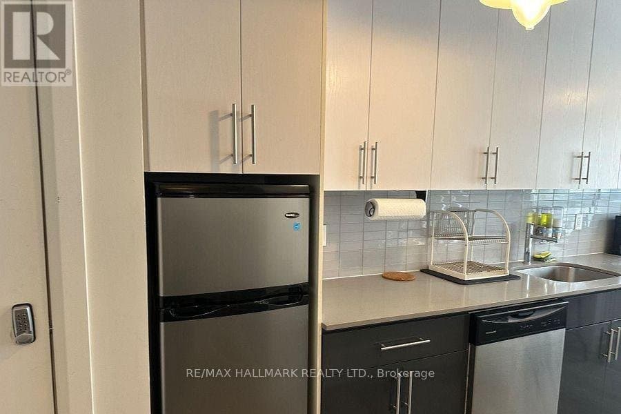 595 St Clair Avenue - Photo 4