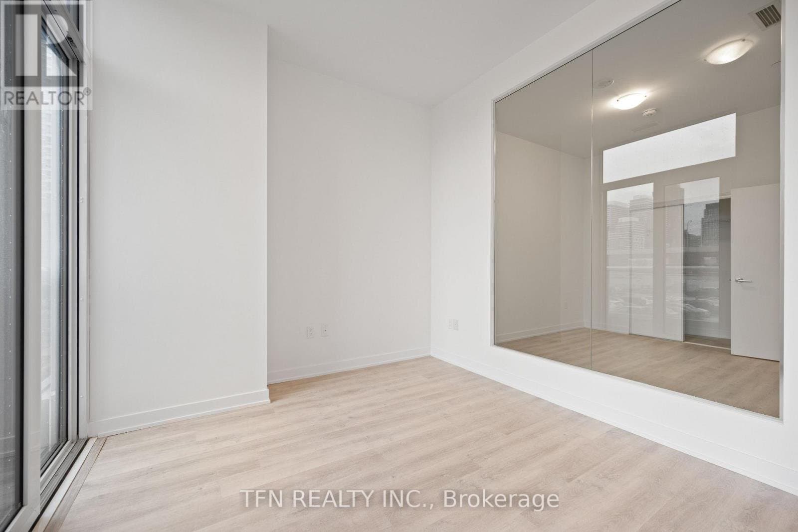 15 Richardson Street - Photo 2