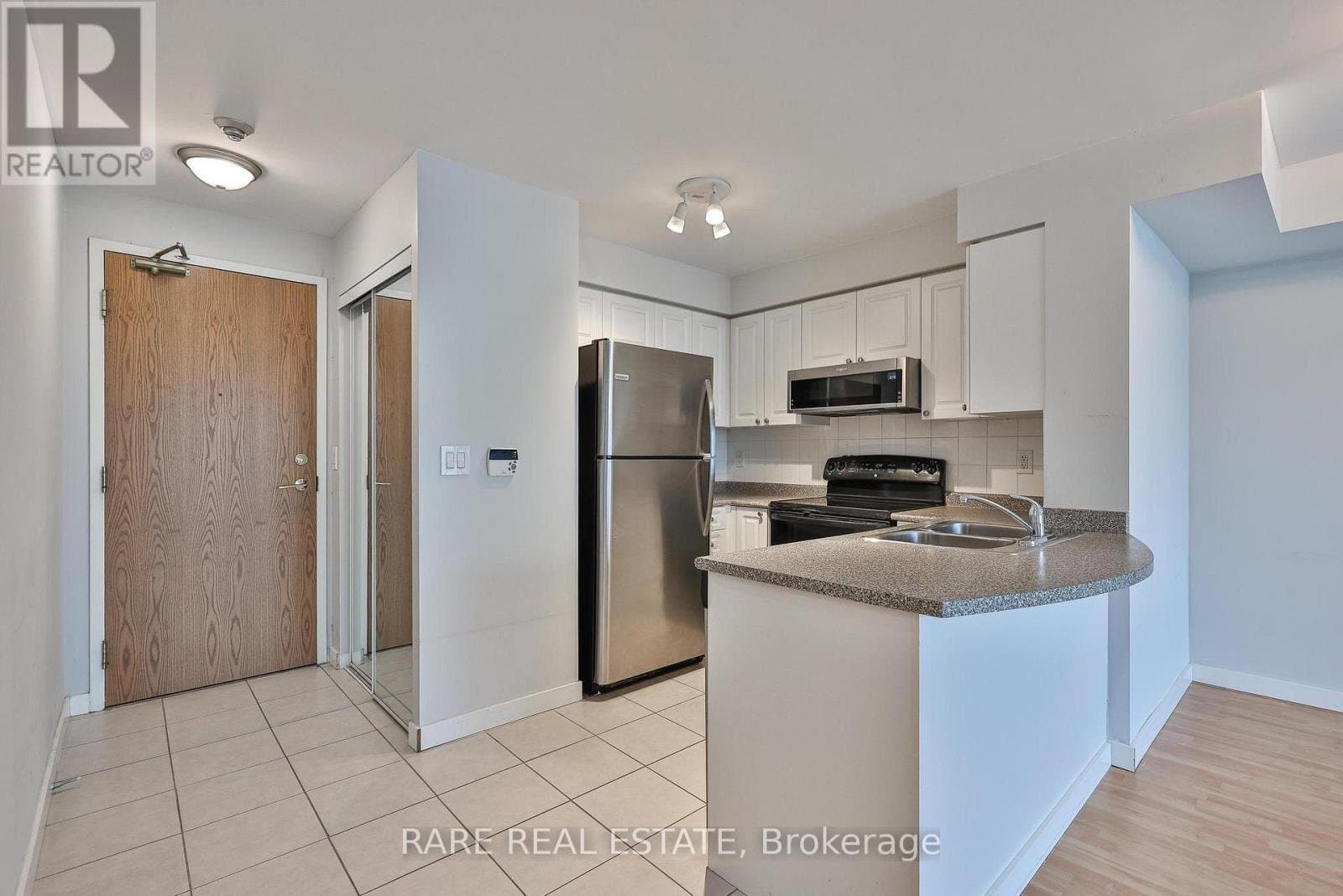 5500 Yonge Street - Photo 2