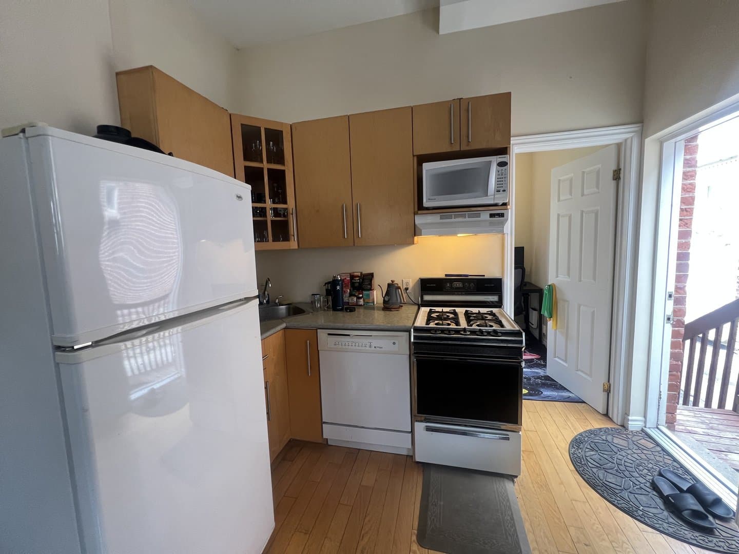 51 Dewson Street - Photo 2