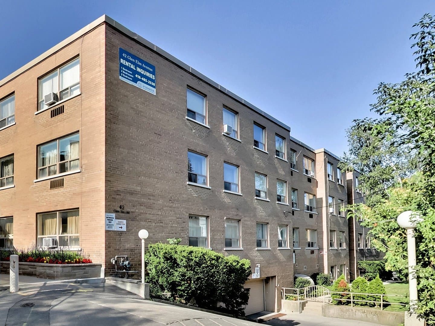 42 Glen Elm Avenue - Photo 3