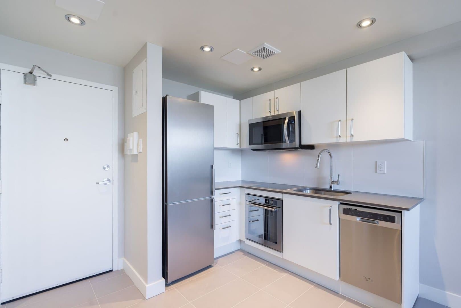 230 Oak Street - Photo 1
