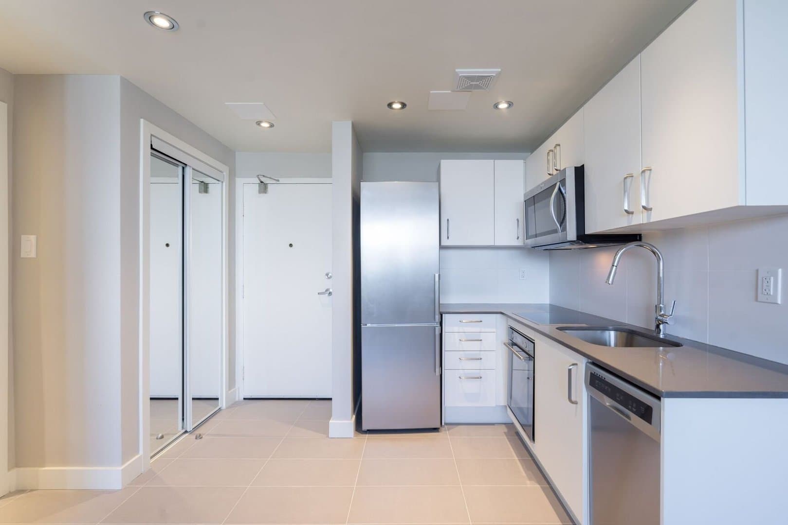 230 Oak Street - Photo 3