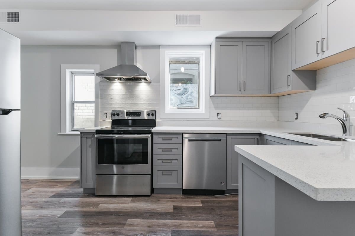 1140 Queen Street East - Photo 1