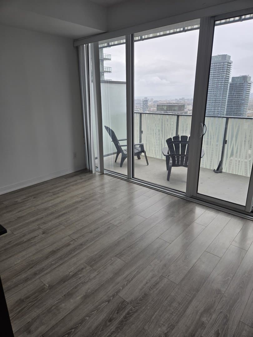 42 Charles Street East - Photo 4