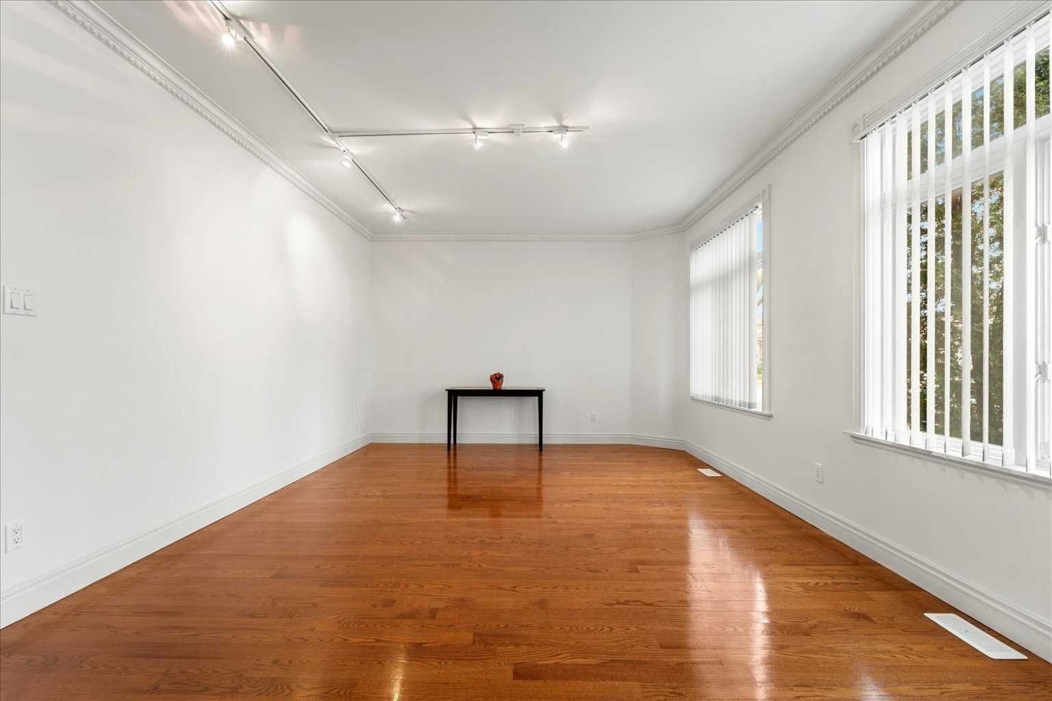 1081 Glencairn Avenue - Photo 4