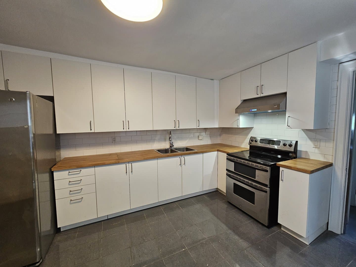 123 Markham Street - Photo 2