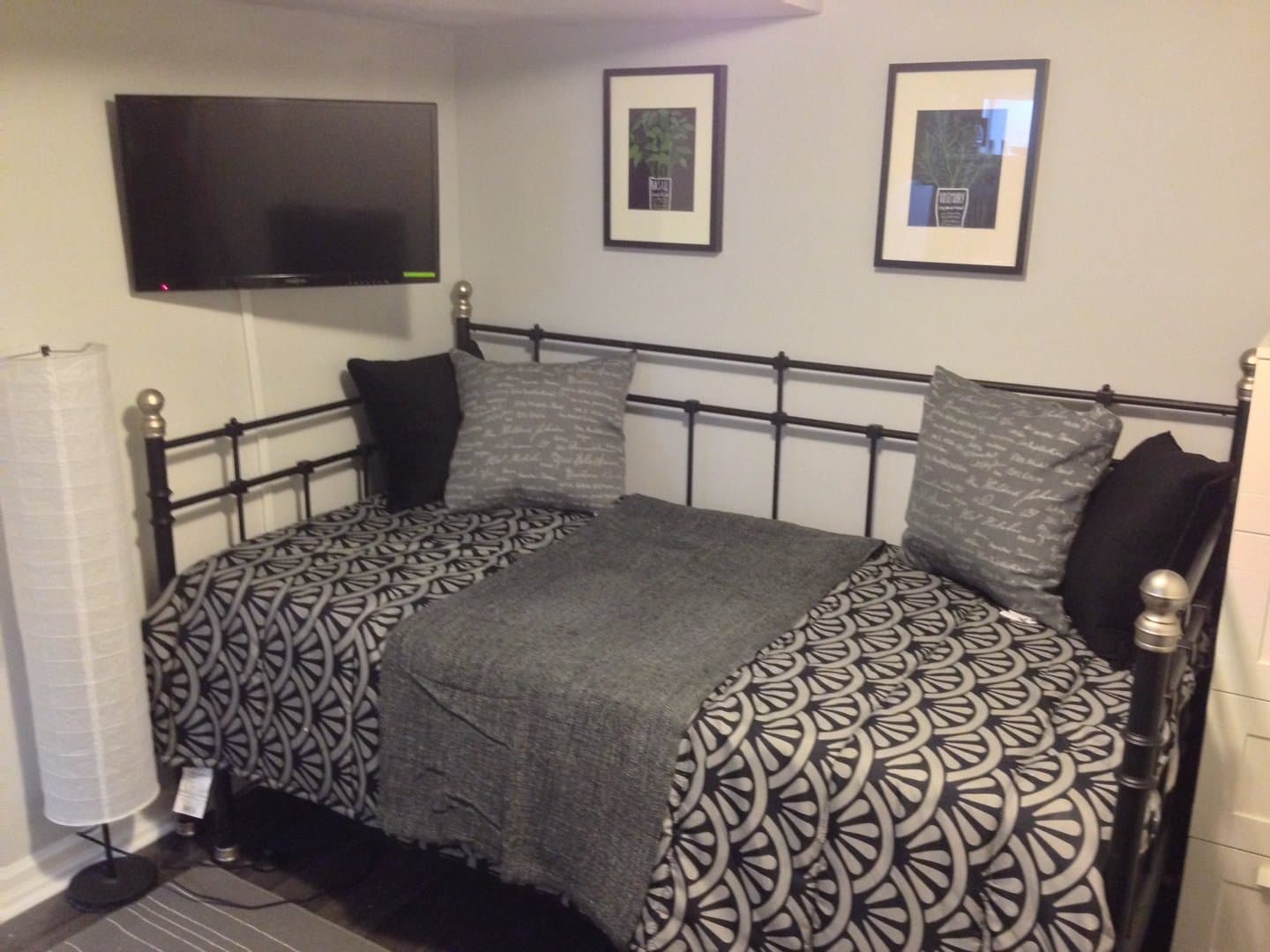 2091 Gerrard Street East - Photo 4