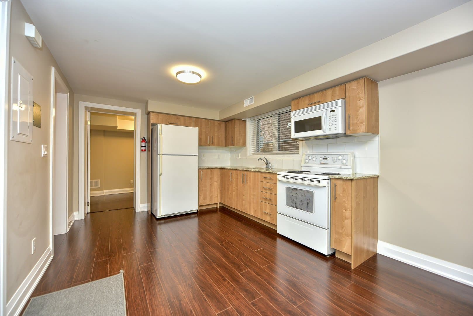487 Salem Avenue North - Photo 3
