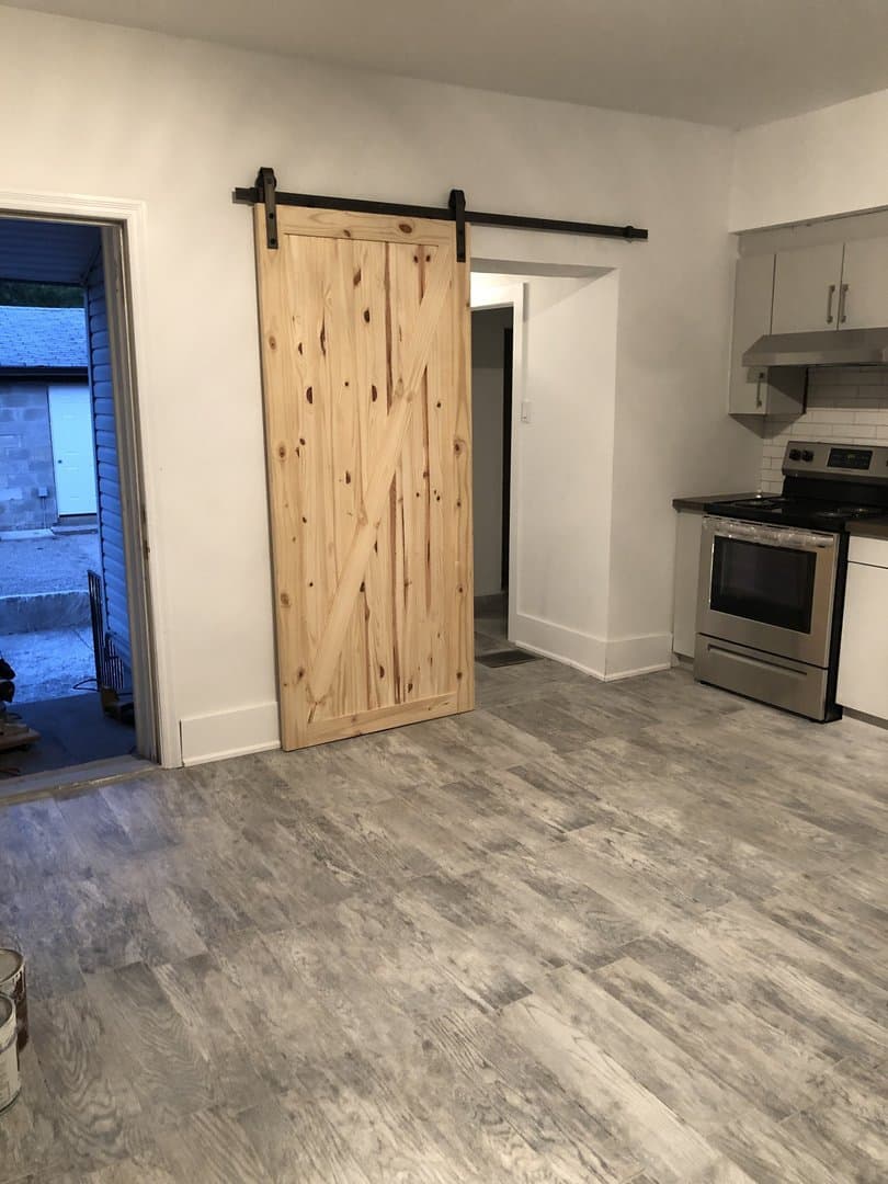 225 Grace Street - Photo 3