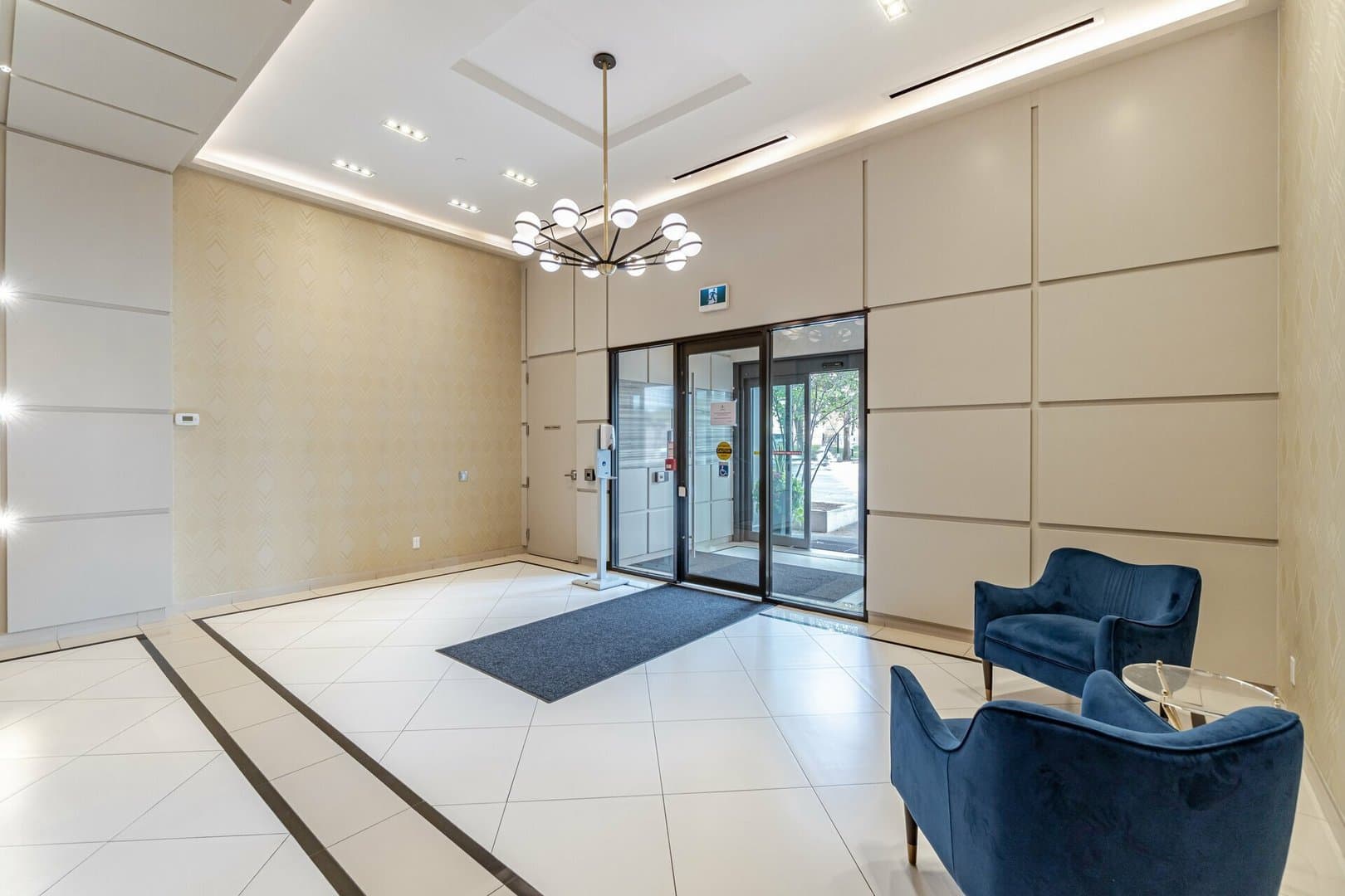 1486 Bathurst Street - Photo 2