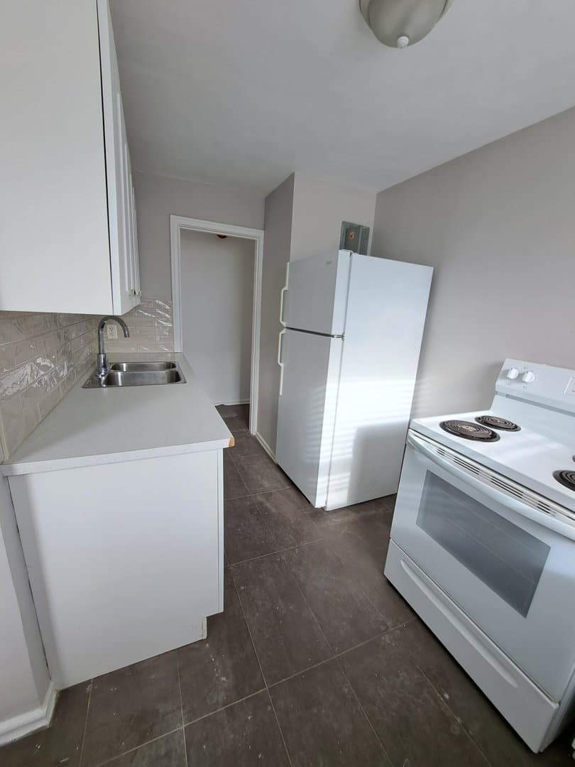 1047 Victoria Park Avenue - Photo 2