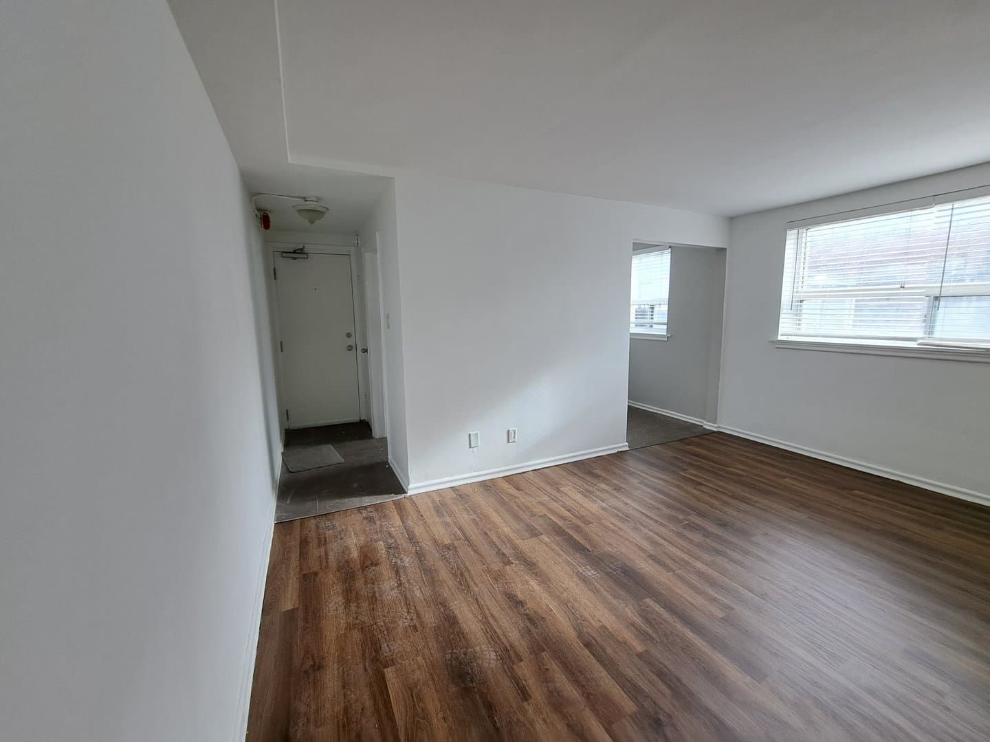 1047 Victoria Park Avenue - Photo 3