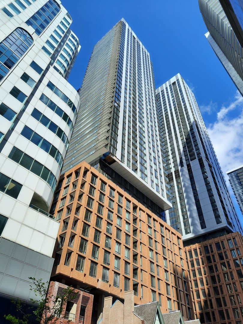 8 Widmer Street