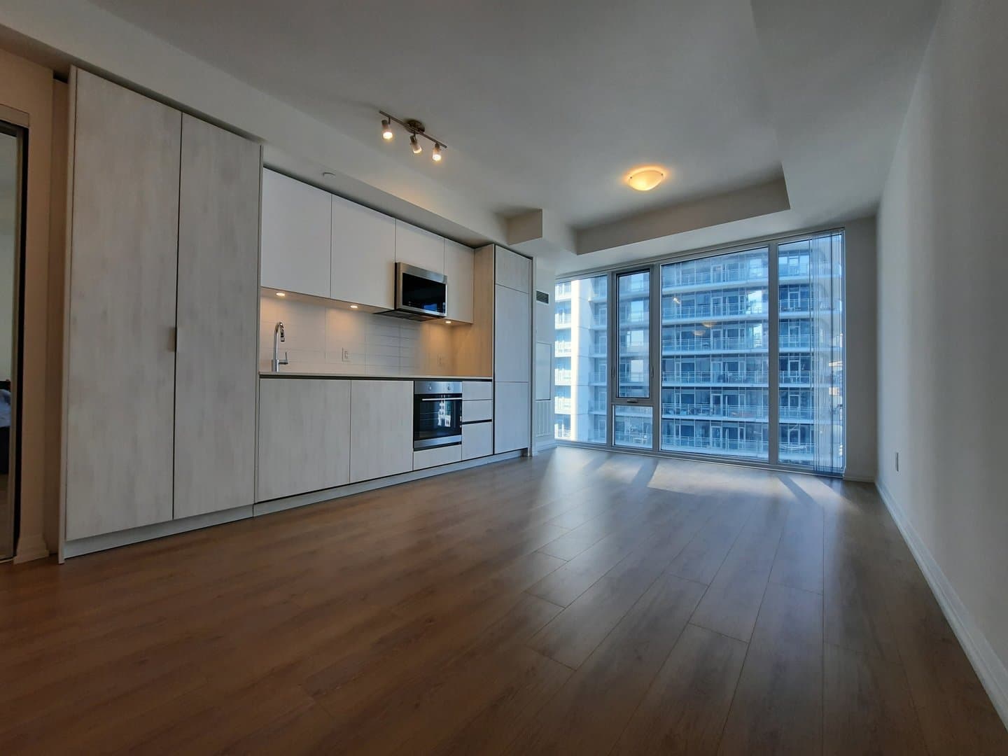 8 Widmer Street - Photo 3