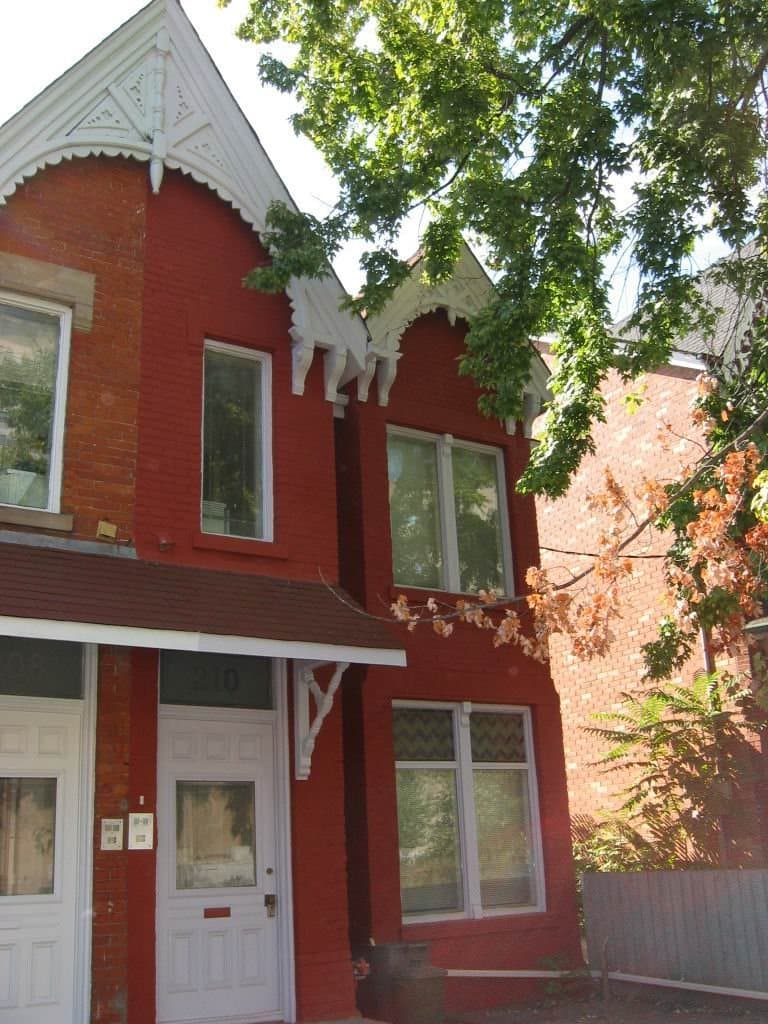 210 McCaul Street - Photo 1