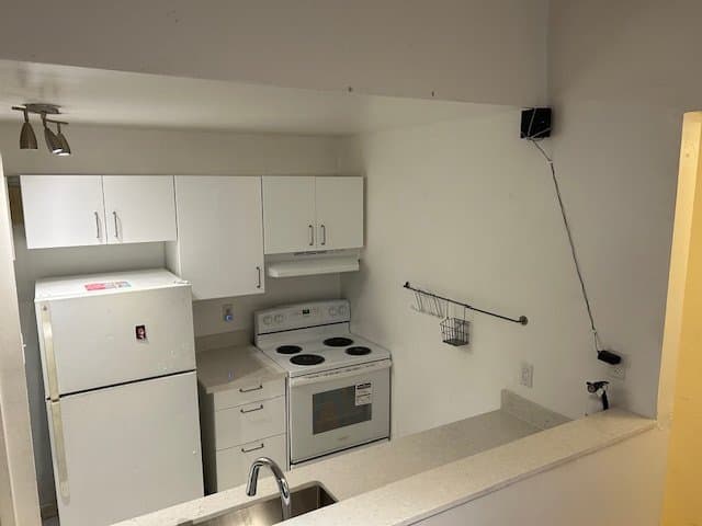 210 McCaul Street - Photo 4