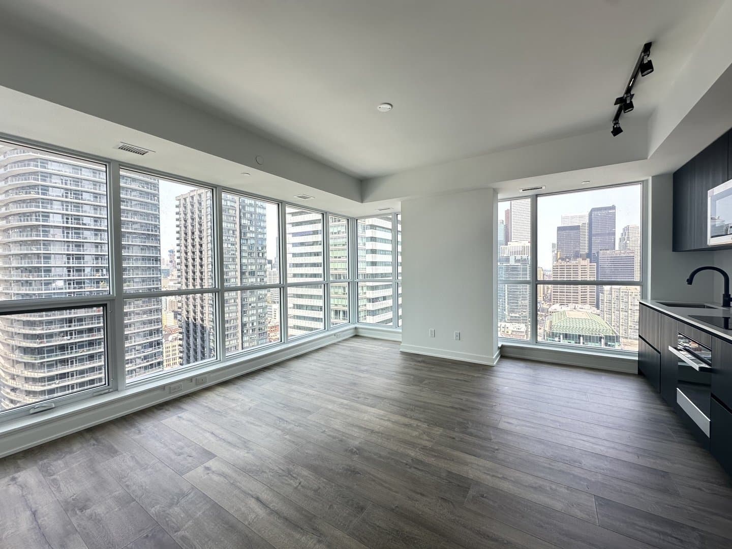 333 King Street West - Photo 3
