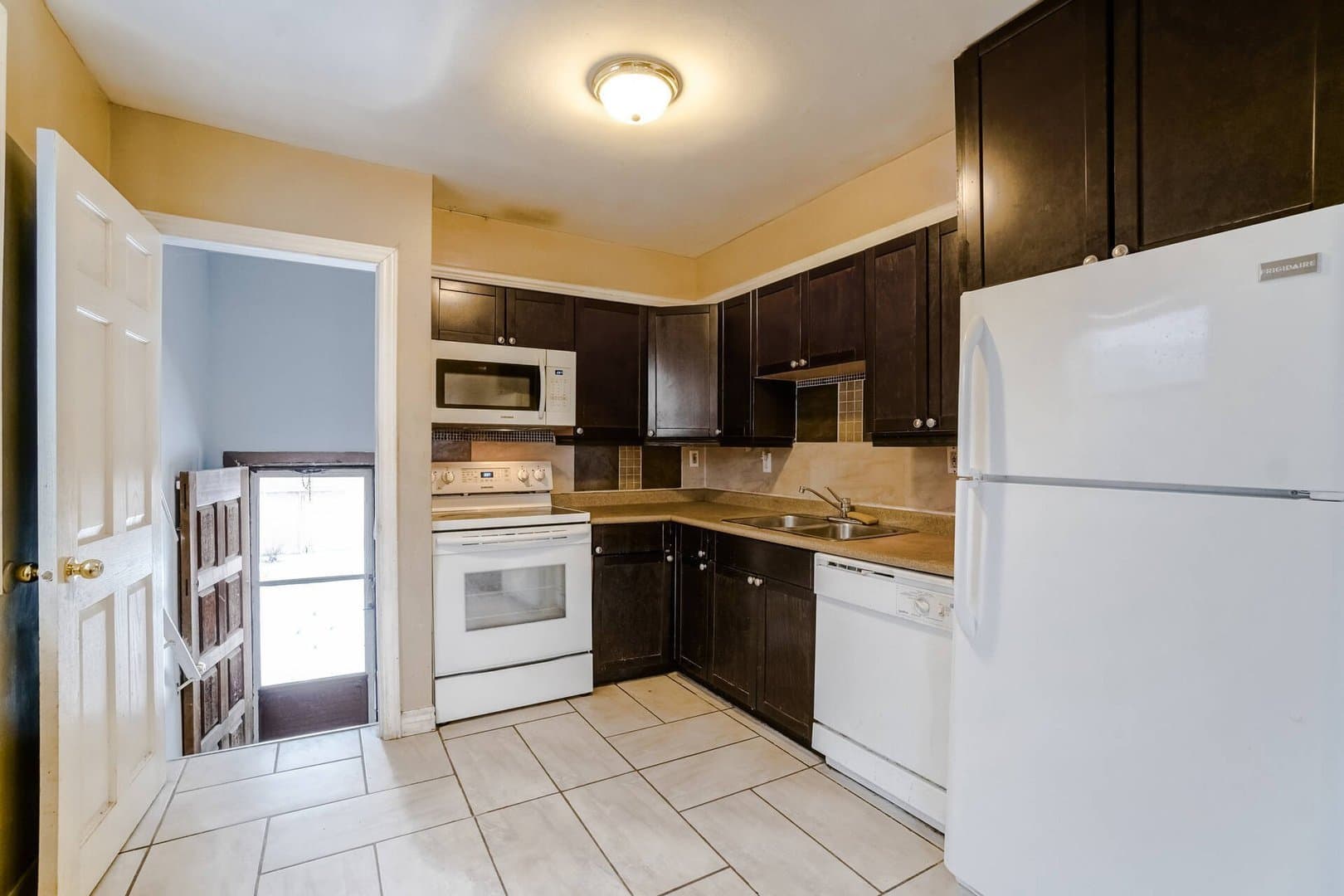 2609 Kingston Road - Photo 4