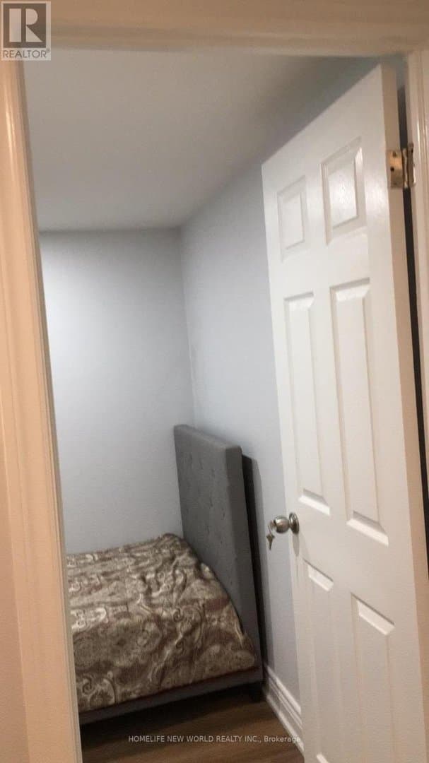 2466 St Clair Avenue - Photo 2
