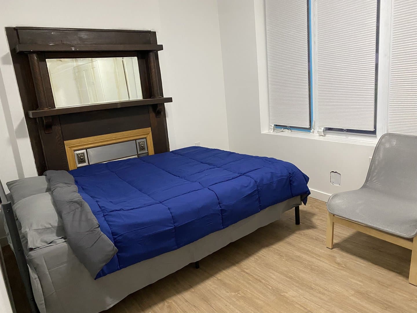 2385 Dundas Street West - Photo 2