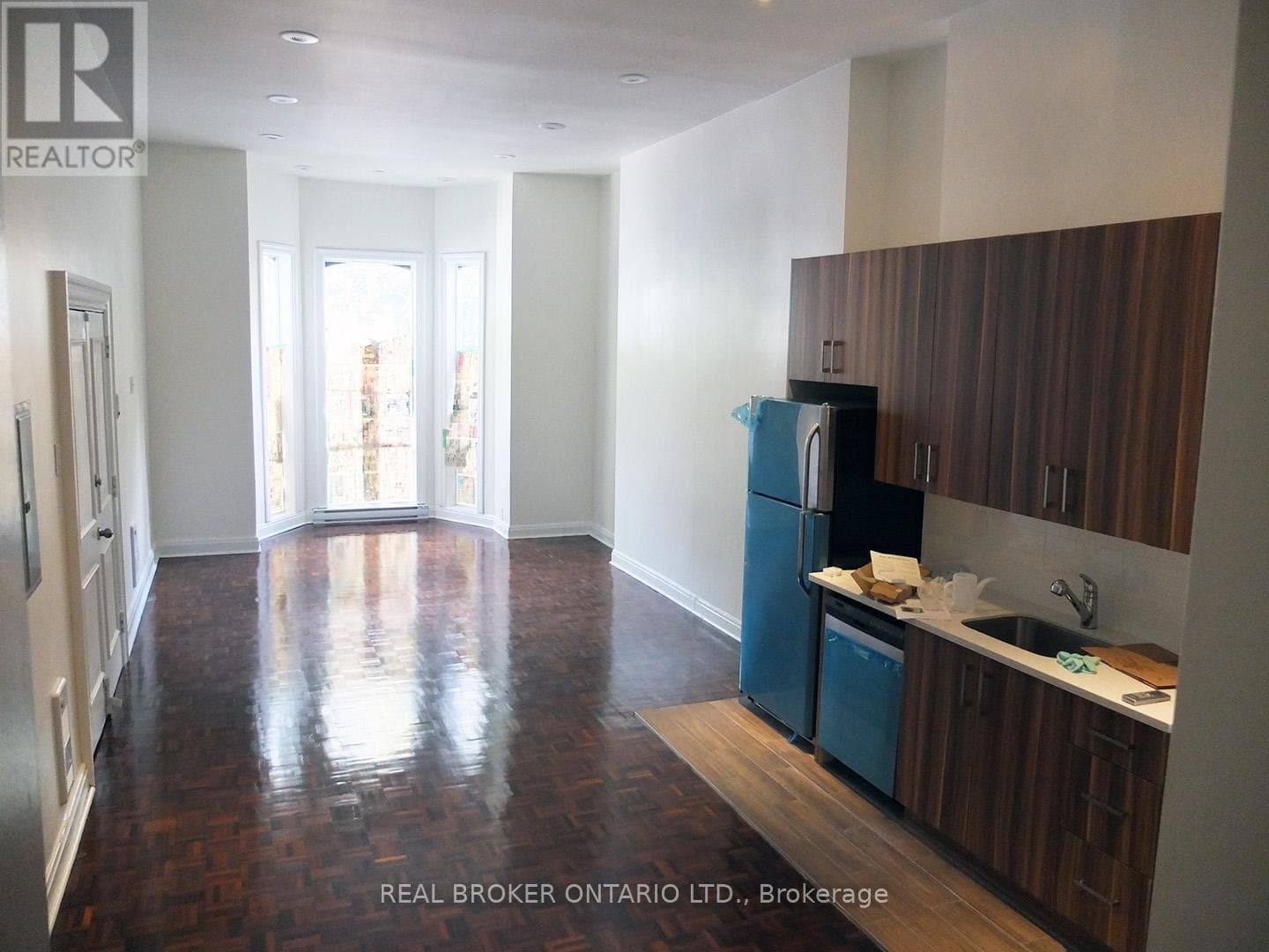 11 Clarence Square - Photo 2