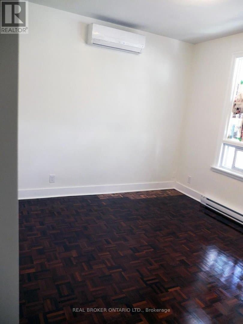 11 Clarence Square - Photo 3