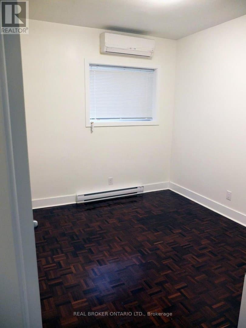 11 Clarence Square - Photo 4