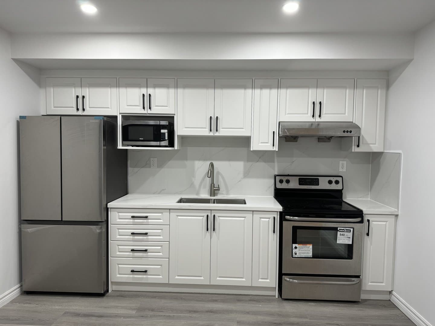18 Nassau Street - Photo 1