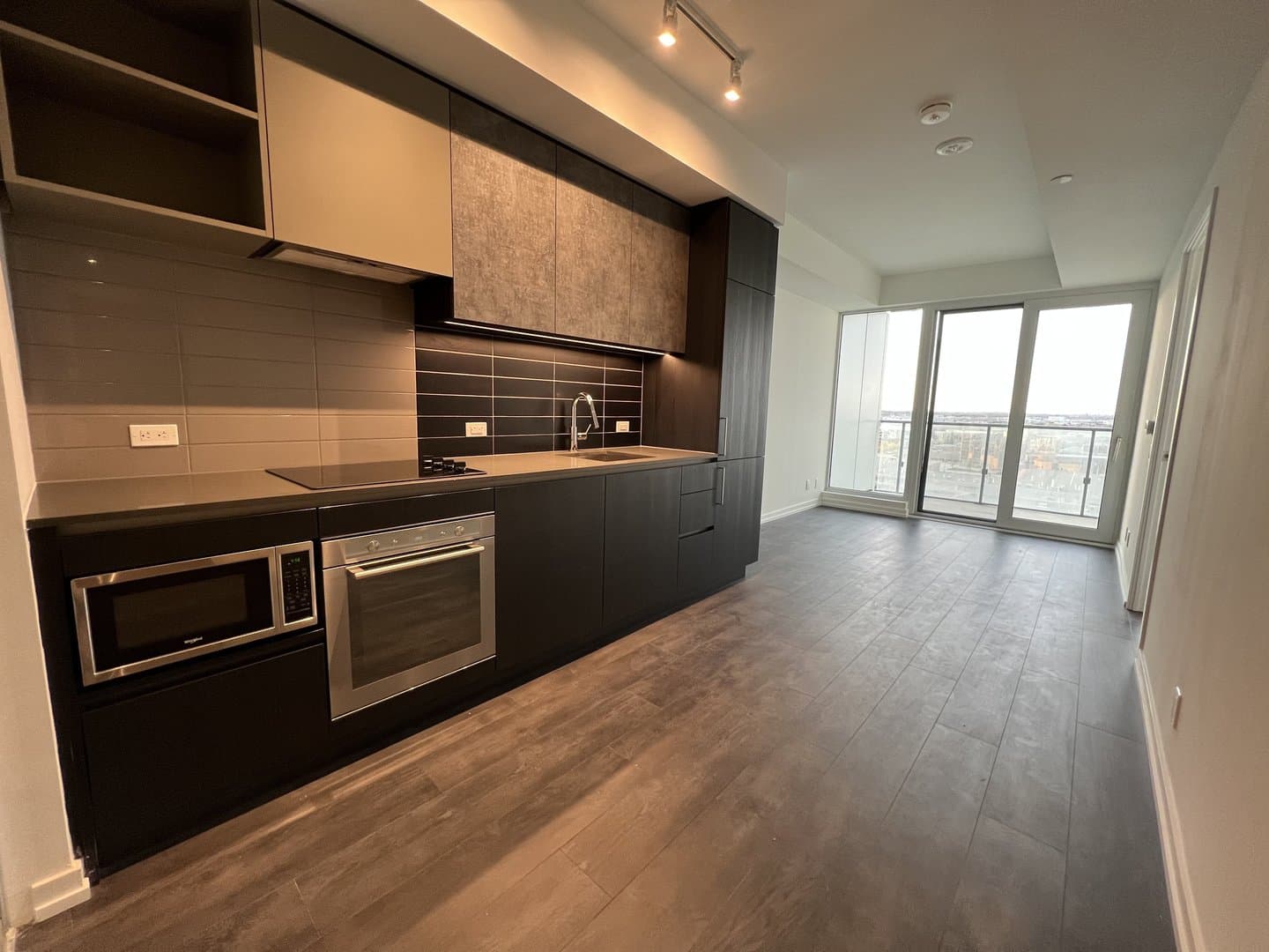 7890 Jane Street - Photo 3