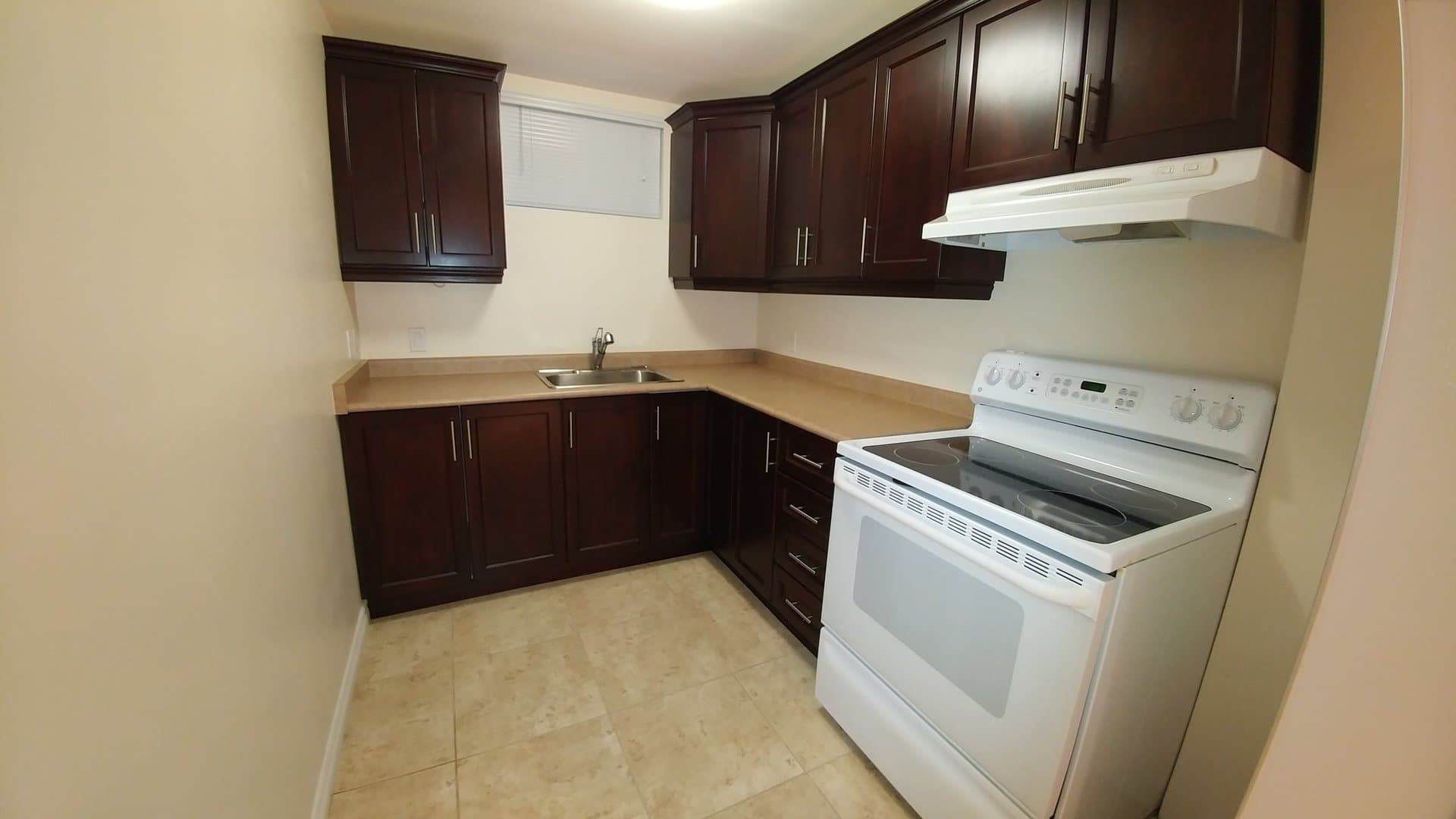 106 Vaughan Boulevard - Photo 3