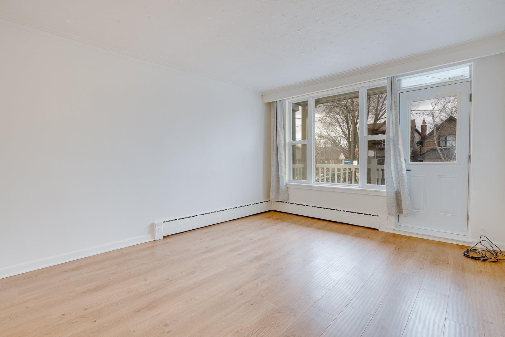 104 Gloucester Grove - Photo 3